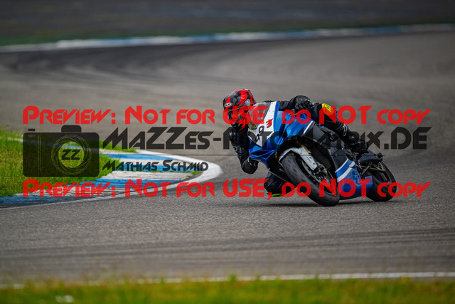 MaZZes_FotoMatrix_240701_6007705_8023 | GELB