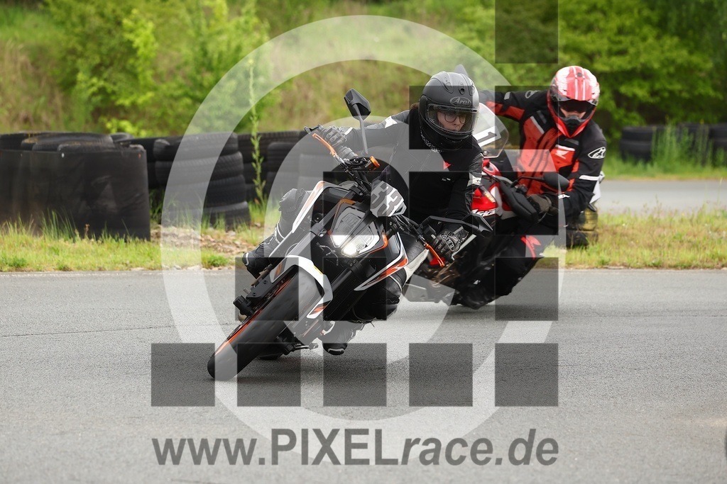 0033-20260509_01160 | Schöne Erinnerungen an spannende Momente - das festzuhalten ist unser Job. PIXELrace.de ist seit 2003 auf den Rennstrecken Europas unterwegs um die Action draußen beim Fahren und die wunderbare Stimmung imm Fahrerlager für euch einzufangen.