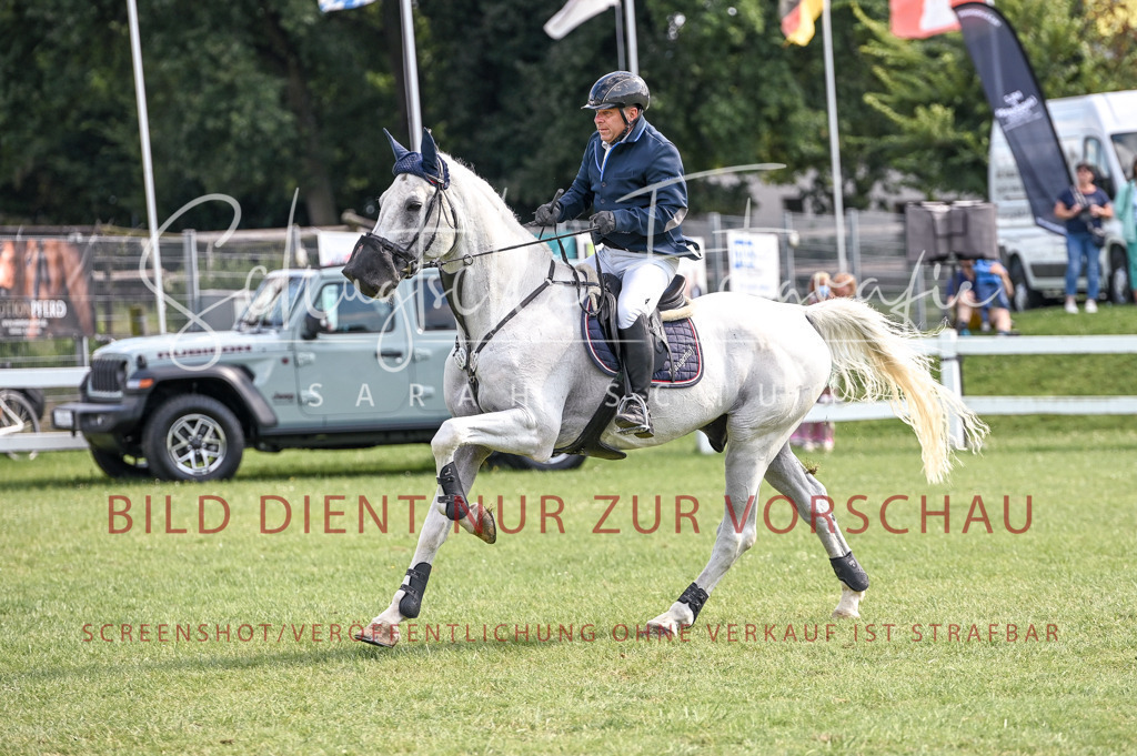 Schugtsche-Düren.2024-10.Springprf.M_-7 | Schugtsche Fotografie - Realisiert mit Pictrs.com