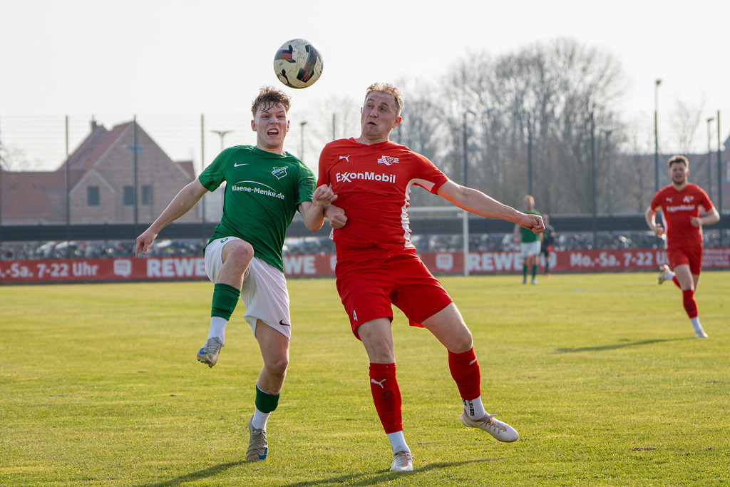Fußball I Herren I Saison 2025-2026 I Bezirksliga Weser-Ems 4 I 22. Spieltag I Vfl Oythe  - SV Bethen I 7004 | jns.sportfotos - Realisiert mit Pictrs.com