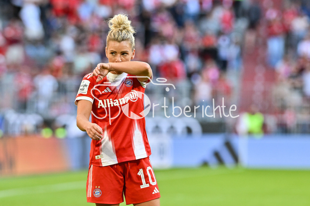 FC Bayern München - Bayer 04 Leverkusen | im Bild Linda DALLMANN (FCB #10) / Einzelfoto / Freisteller / Google Pixel Frauen-Bundsliga: FC Bayern München - Bayer 04 Leverkusen; Allianz Arena am 06.09.2025