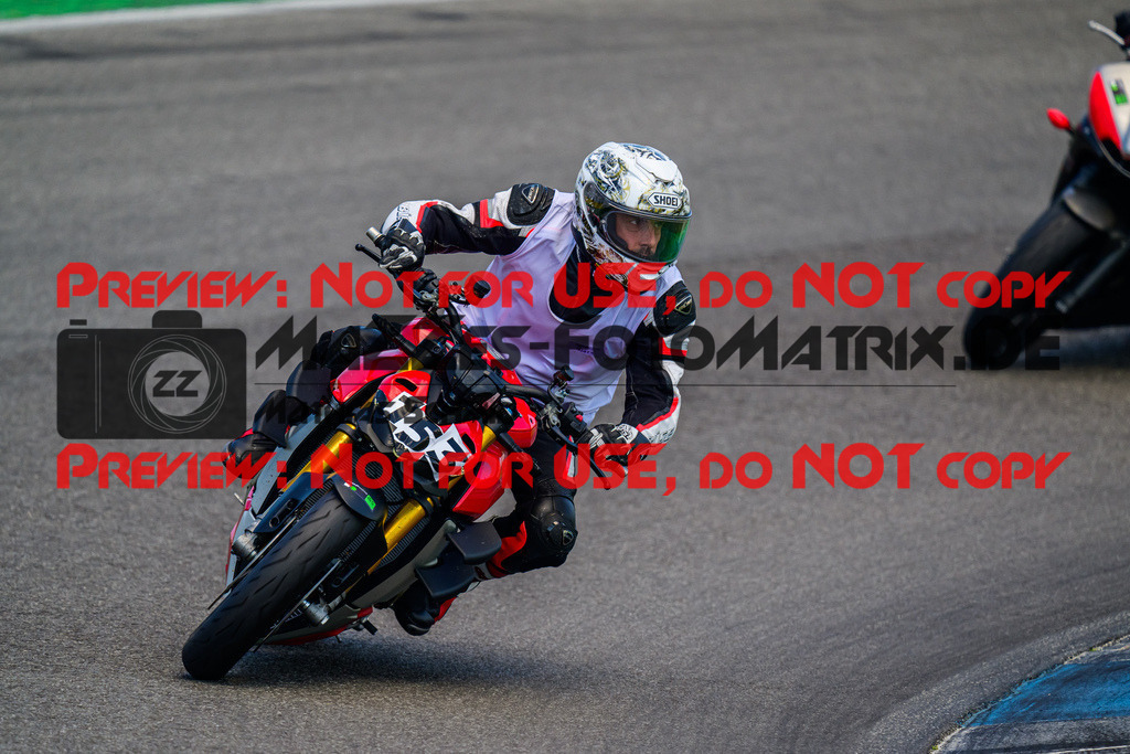 MaZZes_FotoMatrix_240520_6007705_6921 | INST