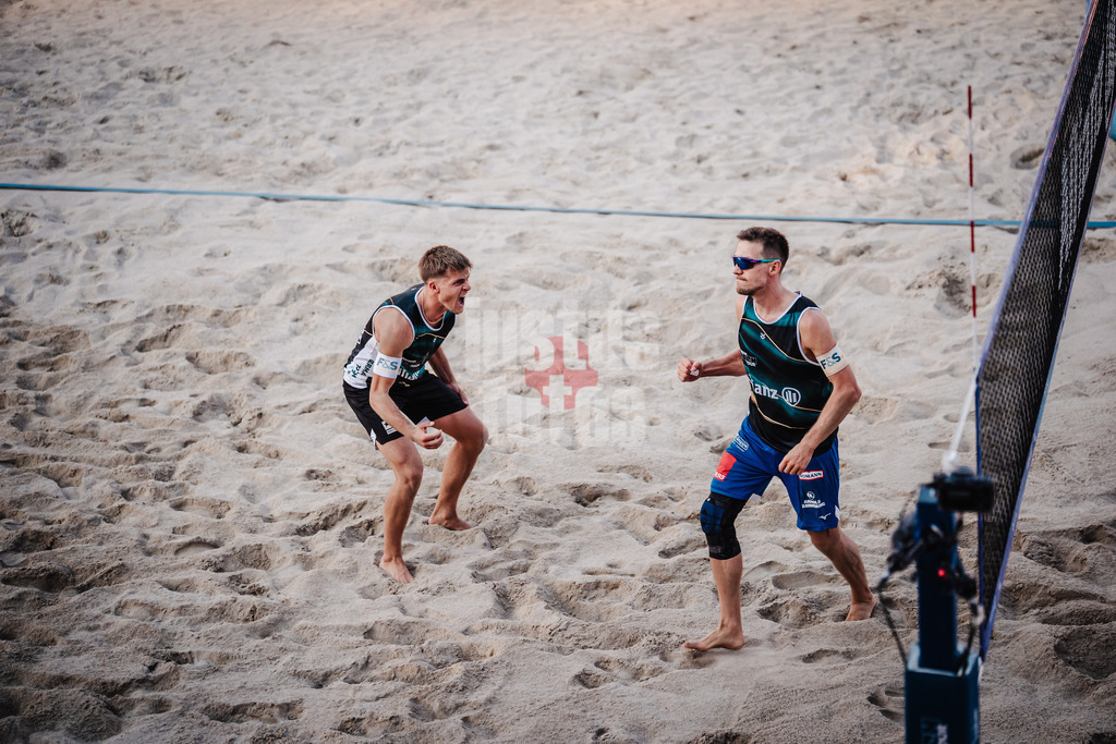 Beachvolleyball | Männer | Deutsche Meisterschaften 2025 Timmendorfer Strand | 04.09.2025 | v.l. Luis Kubo und David Poniewaz jubeln