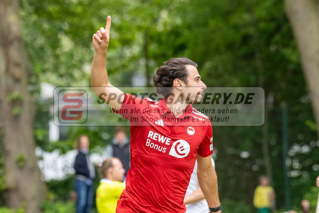 SFE_20250504_0097 | Köln, Deutschland, 04.05.2025:  Hockey 1. Bundesliga Herren Rot-Weiss Köln - Münchener SC im KTHC Stadion Rot-Weiss Köln Tennis and Hockey Club am 04.05.2025 in Köln, Deutschland. (Foto von Stephan Fehrmann)Köln, Germany, 04.05.2025: Hockey 1. Bundesliga Herren Rot-Weiss Köln - Münchener SC in KTHC Stadion Rot-Weiss Köln Tennis and Hockey Club at 04.05.2025 in Köln, Deutschland. (Foto from Stephan Fehrmann)