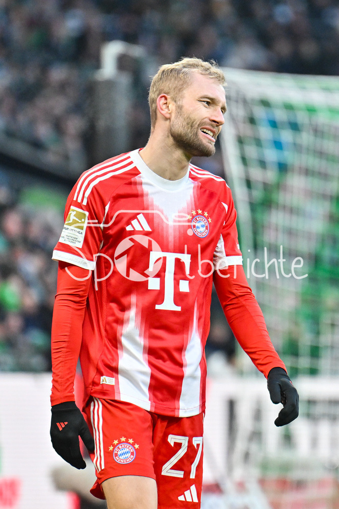 SV Werder Bremen - FC Bayern München | BREMEN, GERMANY - 14. FEBRUARY: im Bild Konrad LAIMER (FC Bayern Munich 27) / Einzelfoto / Freisteller während dem Bundesligamatch zwischen dem SV Werder Bremen und dem FC Bayern München am 22. Spieltag im Weserstadion / DFL REGULATIONS PROHIBIT ANY USE OF PHOTOGRAPHS AS IMAGE SEQUENCES AND/OR QUASI-VIDEO