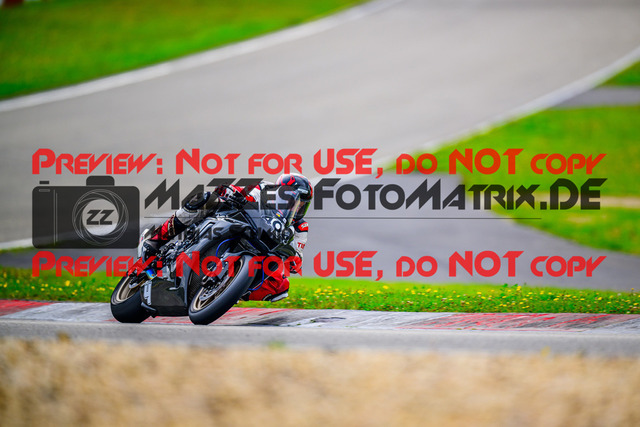 MaZZes_FotoMatrix_240910_6007705_9349 | WEISS