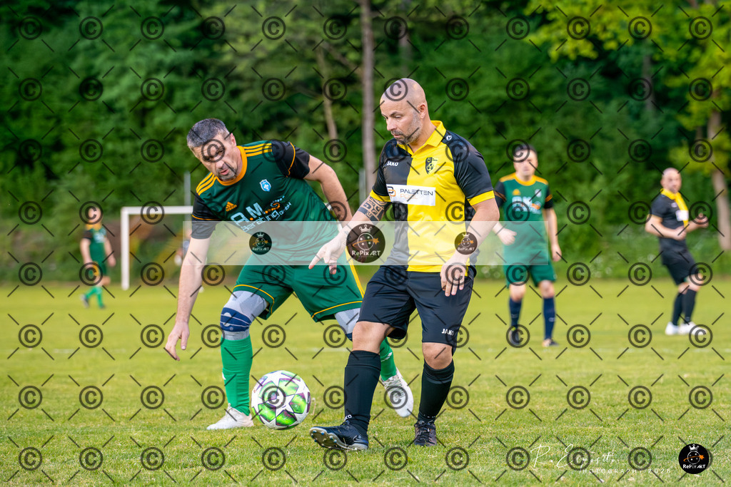 20260501_FCA-40_vs_FCLjL_047-48 | Sport und Naturfotografie von Roberto Esposito zeigt echte Momente Bewegung und die Schönheit der Natur. Ausdrucksstarke Bilder schaffen Emotionen.