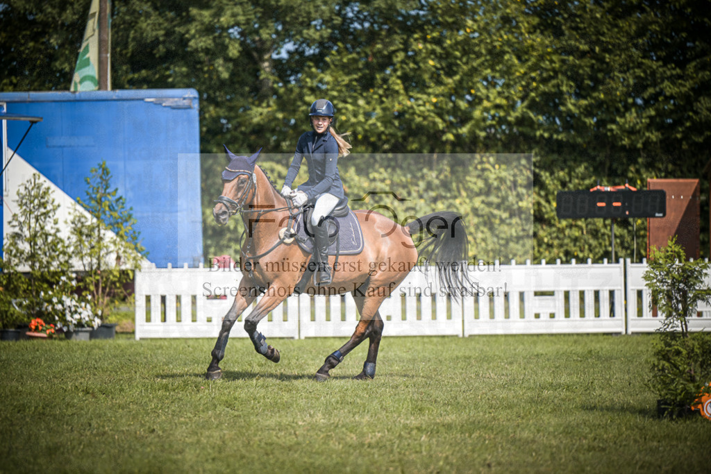 DOS_2872 | Entdecke hochwertige Reitturnierfotos von Foto Oger. Professionell, emotional und authentisch – jetzt Lieblingsmomente im Shop bestellen.Deutschlandweite Turnierfotografie. - Realisiert mit Pictrs.com