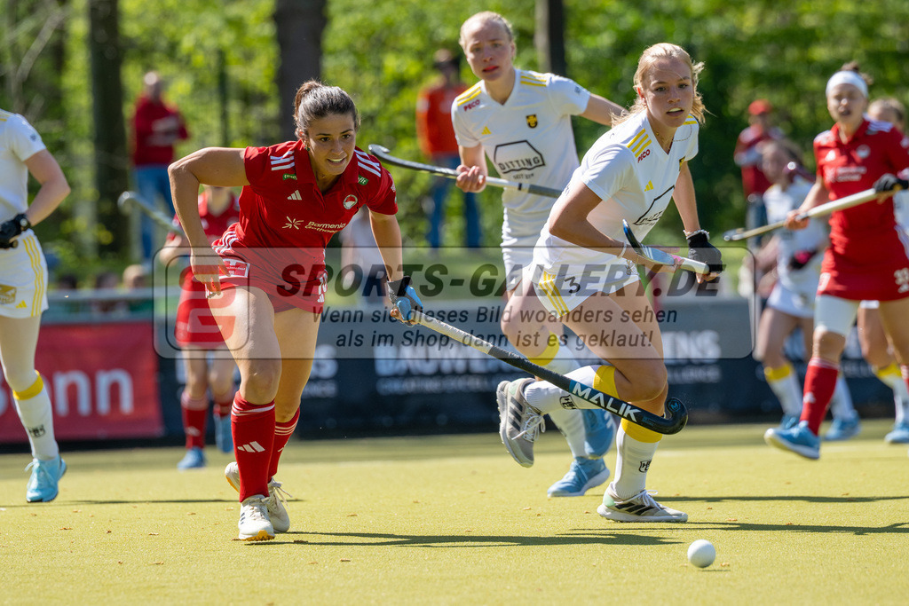 SFE_20250412_0080 | Köln, Deutschland, 12.04.2025:  Hockey 1. Bundesliga Damen Rot-Weiss Köln - Harvestehuder THC im KTHC Stadion Rot-Weiss Köln Tennis and Hockey Club am 12.04.2025 in Köln, Deutschland. (Foto von Stephan Fehrmann)Köln, Germany, 12.04.2025: Hockey 1. Bundesliga Damen Rot-Weiss Köln - Harvestehuder THC in KTHC Stadion Rot-Weiss Köln Tennis and Hockey Club at 12.04.2025 in Köln, Deutschland. (Foto from Stephan Fehrmann)