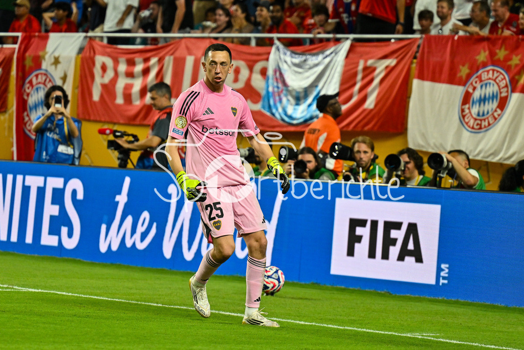 FC Bayern München - Boca Juniors | Augustin MARCHESIN (Boca Juniors 25) jubelt ausgelassen nach dem Ausgleich zum 1-1 durch Miguel MERENTIEL (Boca Juniors 16) / Tor / Torschuetze / Freude / Happy / FIFA Club World Cup: FC Bayern Muenchen - Boca Juniors, Hard Rock Stadium am 20.06.2025 / NOT FOR SALE IN USA