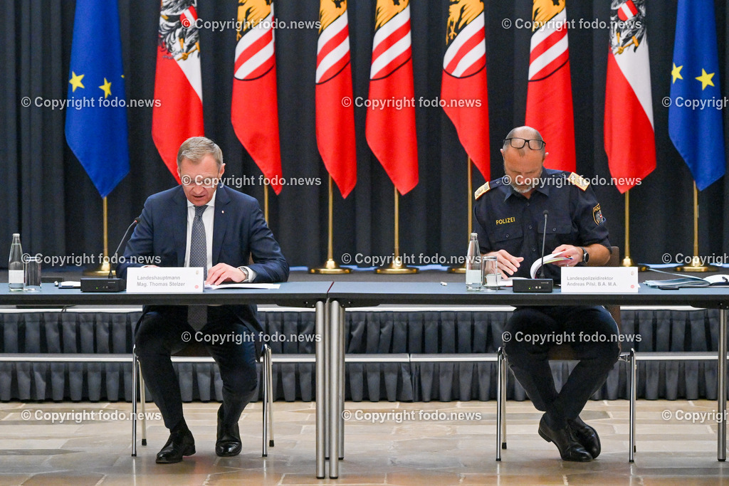 Landhaus Linz_ Promenade_ Sitzung des Landessicherheitsrat_ 03.07.2023-10 | 03.07.2023, Landhaus Linz AUT, Promenade, Sitzung des Landessicherheitsrat, im Bild LH Thomas Stelzer (VP), Andreas Pilsl (Landespolizeidirektor Ooe)
