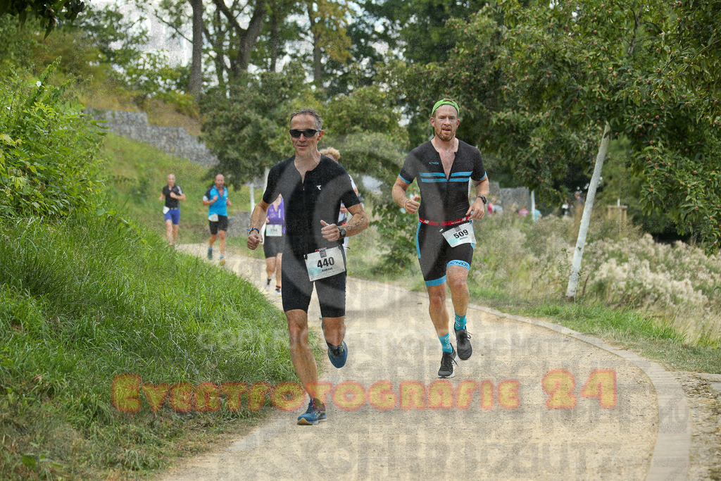 250824_1351_EX1_3986 | Sportfotografie im Rhein-Sieg Kreis, Köln, Bonn, NRW, Rheinland Pfalz, Hessen, etc. Unser Tätigkeitsfeld umfasst den Laufsport vom Volkslauf über den Marathon, Duathlon, Triathon bis zum Ultralauf wie Kölnpfad Ultra oder Schindertrail.