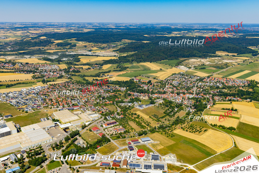 Aktuelles Luftbild von Gewerbegebiet Obersontheim - Die Luftaufnahme wurde 2022 mittels UL-Flugzeug erstellt ( keine Drohne ) - hochauflösende Kamera-Systeme von  Canon -Beste Qualität - Für grossformatige Ausdrucke geeignet. Die Geschenkidee !