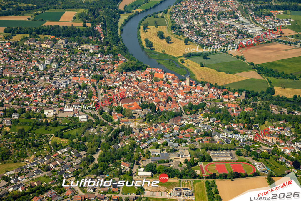 Das Luftbild zeigt  Bad Wimpfen - Die Luftaufnahme wurde 2023 vom UL-Flugzeug aus erstellt ( keine Drohne ) - Hochauflösende Luftaufnahme - Für grossformatige Ausdrucke geeignet. Die Geschenkidee !Mit Lizenz und Bildrechte bestellbar