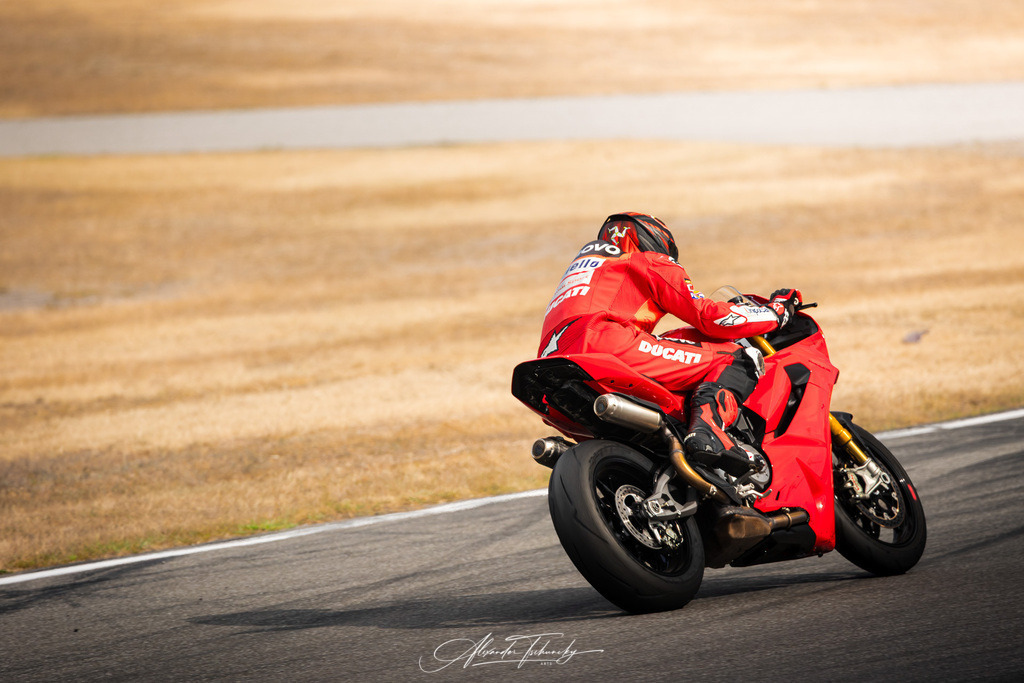 Ducati Trackday Hockenheimring 2026 | Entdecken Sie die faszinierende Welt von Alexander Tschuncky Arts: Kreative Fotografie, atemberaubende Automobilkunst und hochwertiger Bilderdruck. Lassen Sie sich inspirieren! - Realisiert mit Pictrs.com