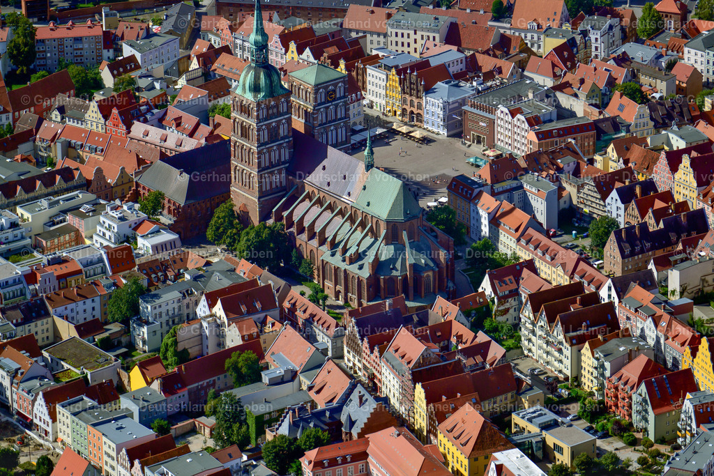 3638128 | STRALSUND 25.08.2016 Kirchengebäude der Sankt Nikolai -Gemeinde im Ortsteil Andershof in Stralsund im Bundesland Mecklenburg-Vorpommern. Weiterführende Informationen bei: Ev. Kirchengemeinde St. Nikolai,  Hansestadt Stralsund. // church building Sankt Nikolai -Gemeinde in the district Andershof in Stralsund in the state Mecklenburg - Western Pomerania. Further information at: Ev. Kirchengemeinde St. Nikolai,  Hansestadt Stralsund. Foto: Gerhard Launer