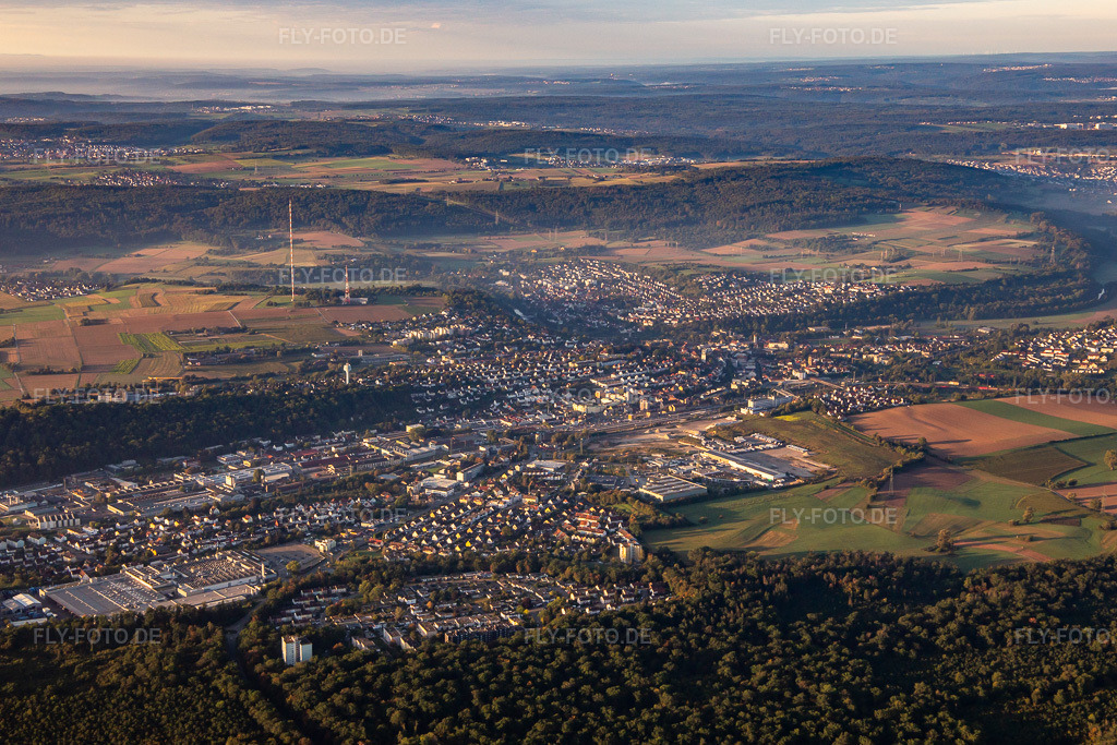 Luftbild: Ortsansicht von Norden in Mühlacker im Bundesland Baden-Württemberg in Deutschland. Foto: IMG_138444.jpg vom 16.09.2023 durch Werner Riehm/FLY-FOTO.de