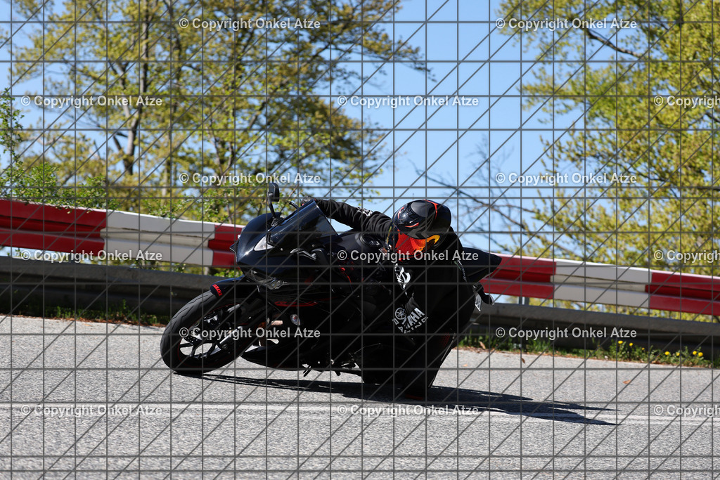 IMG_7595 | Fotograf am Kyffhäuser. Onkel Atze. Kyffhäuser Rennstrecke. Café36. Motorsportfotografie. - Realisiert mit Pictrs.com