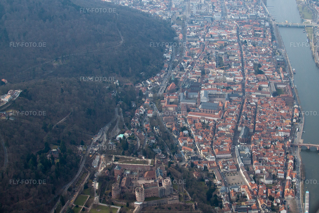 Luftbild: Altstadt im Ortsteil Kernaltstadt in Heidelberg im Bundesland Baden-Württemberg in Deutschland. Foto: IMG_37916.jpg vom 12.03.2011 durch Werner Riehm/FLY-FOTO.de