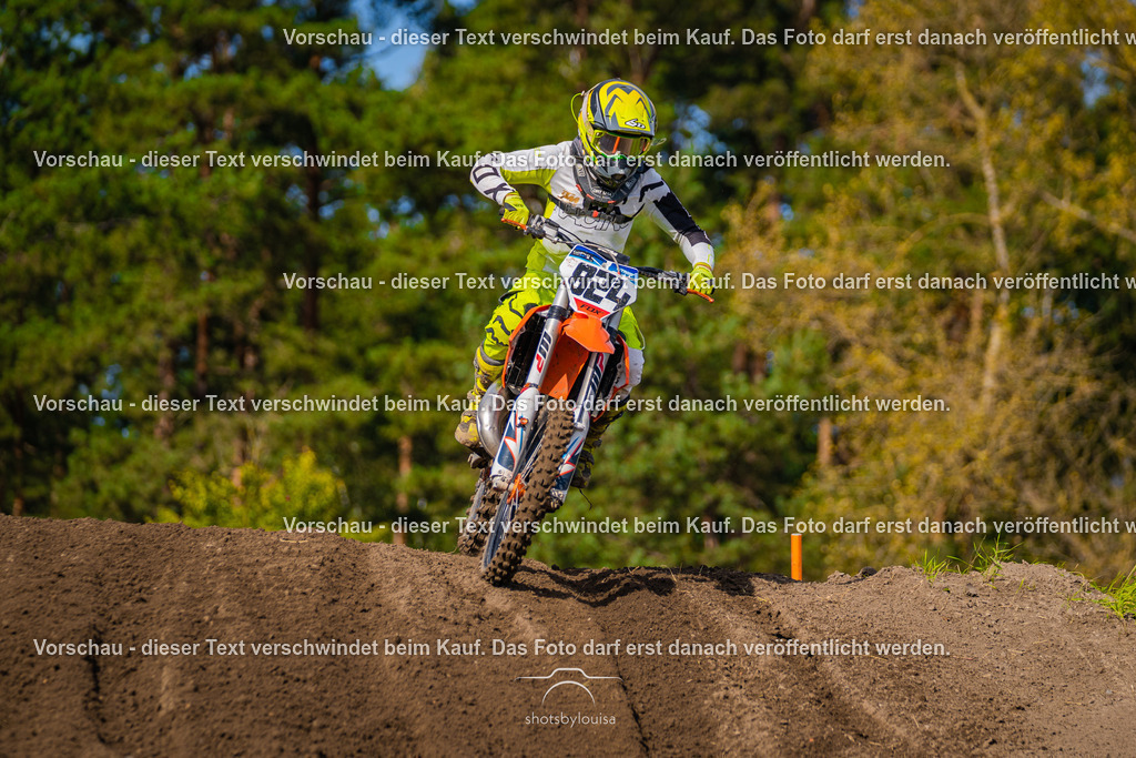 09_21_LM_Schenkenhorst-8312 | Sportfotografin aus Berlin-Brandenburg mit Fokus auf Motocross. Ich halte deine sportliche Leistung und echte Emotionen auf und neben der Strecke professionell fest. Entdecke die Fotos von deinem Rennen und bestelle sie direkt hier im Shop.