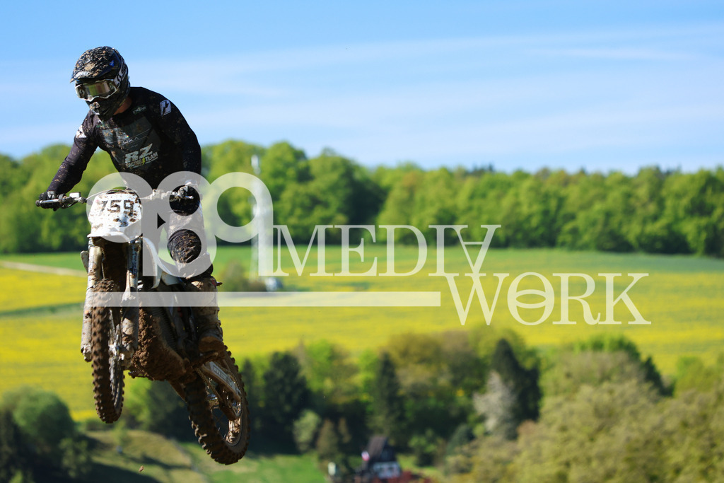 5E6A5802 | 989 MEDIAWORK