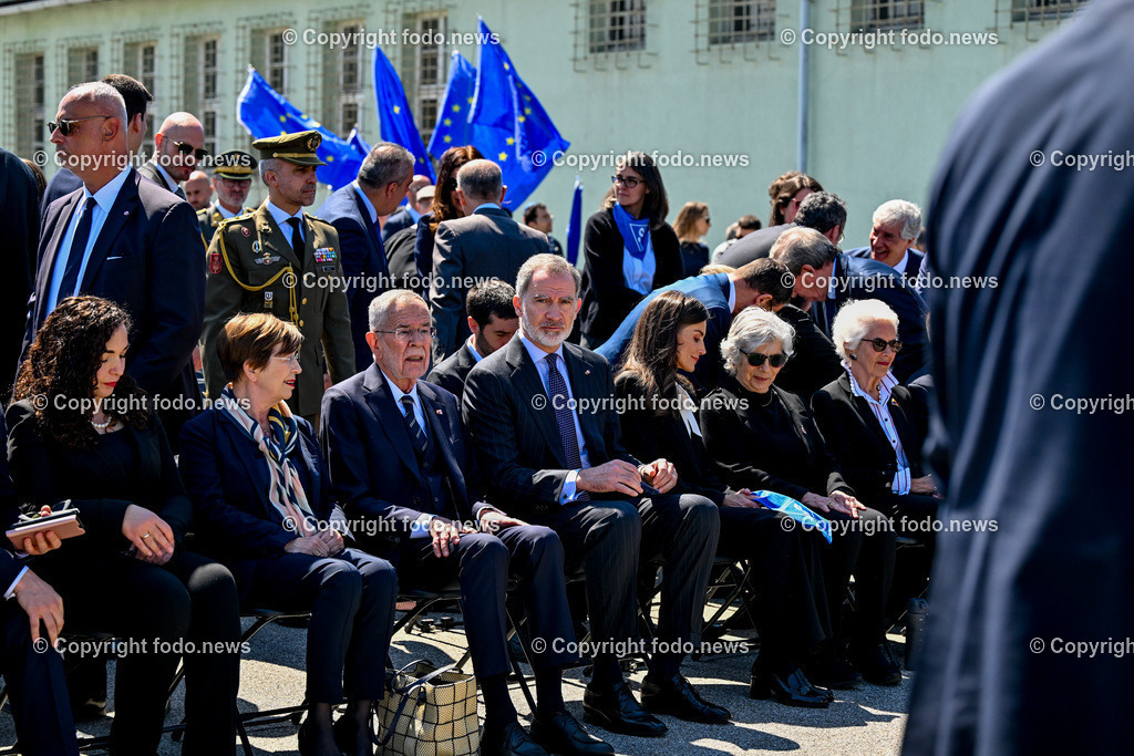 Internationale Gedenk- und Befreiungsfeier Gedenkstaette Mauthausen 2025_ 11.05.2025-163 | 11.05.2025, Mauthausen, AUT, Internationale Gedenk- und Befreiungsfeier Gedenkstaette Mauthausen 2025, 80 Jahre Befreiung KZ Mauthausen im Bild Alexander van der Bellen (Bundespraesident der Republik Oesterreich) und Doris Schmidauer, Felipe IV, Koenig von Spanien (Felipe Juan Pablo Alfonso de Todos los Santos de Borbon y Grecia), Dona Letizia, Koenigin von Spanien