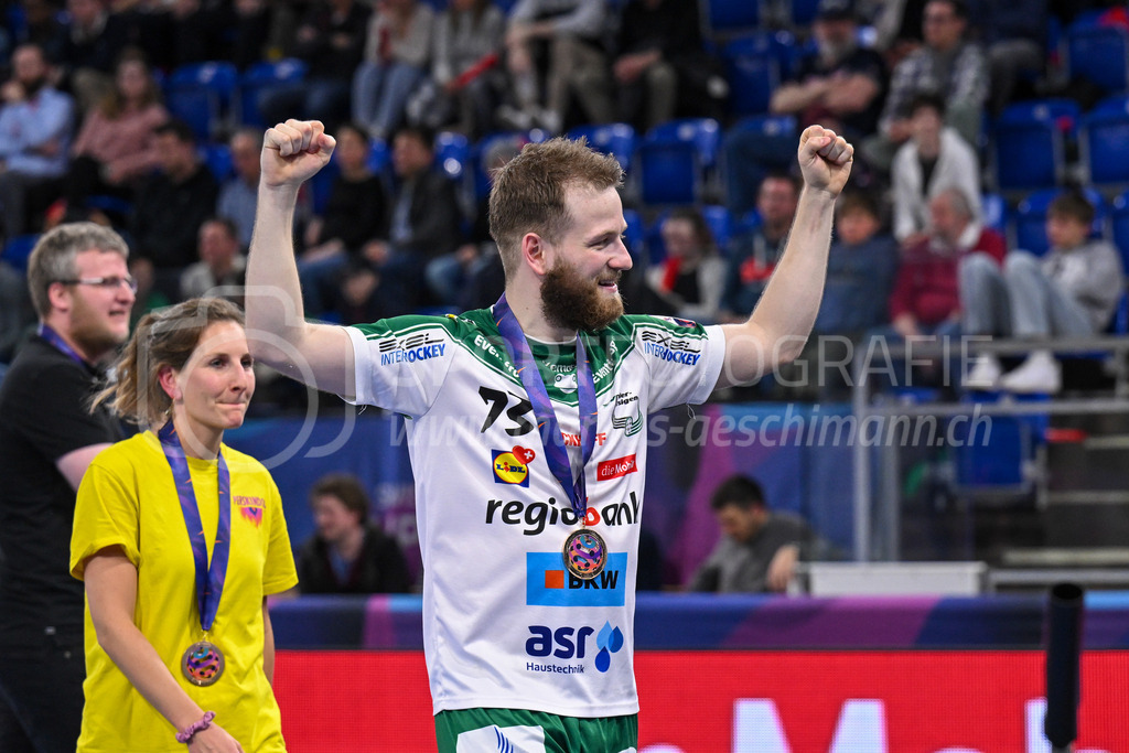 SV Wiler-Ersigen vs Floorball Köniz - 15. April 2023 | SV Wiler-Ersigen vs Floorball Köniz
Stimo Arena, Kloten
Andrin Hollenstein (#73 SV Wiler-Ersigen).
Bild: Sportfotografie Markus Aeschimann | www.markus-aeschimann.ch - Realisiert mit Pictrs.com