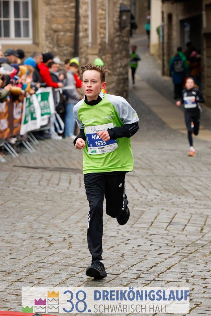 1700m Stadtwerke Jugendlauf | 3 Koenigslauf 2024 1700m Stadtwerke Jugendlauf - Realisiert mit Pictrs.com