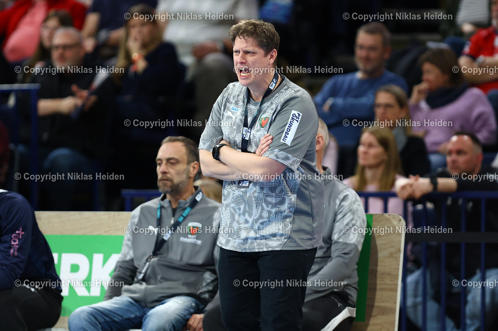 NH_HSVHamburg_FüchseBerlin_HandballBundesliga_23122025 | Nicolej Krickau (Trainer, Füchse Berlin)Handball I Herren I Bundesliga (Daikin HBL) I Saison 2025-2026 I 24. Spieltag I Handball Sport Verein Hamburg - Füchse Berlin I 23.12.2025 I Barclays Arena