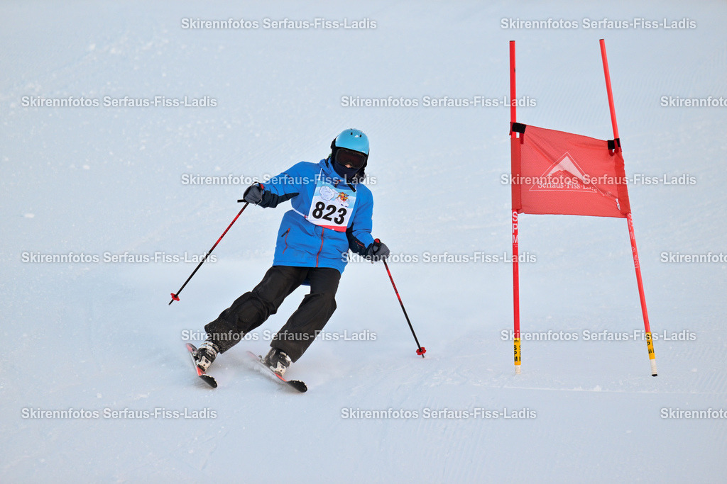 SRF_25.12.2025_0076 | Skirennfotos,Serfaus,Fiss,Ladis,Kinderskirennen,Winter,Tirol,Oberland,skirace,SFL,feelfree,weil wir's genießen,ski,Ski,skifahren,Sonnenplateau, - Realisiert mit Pictrs.com