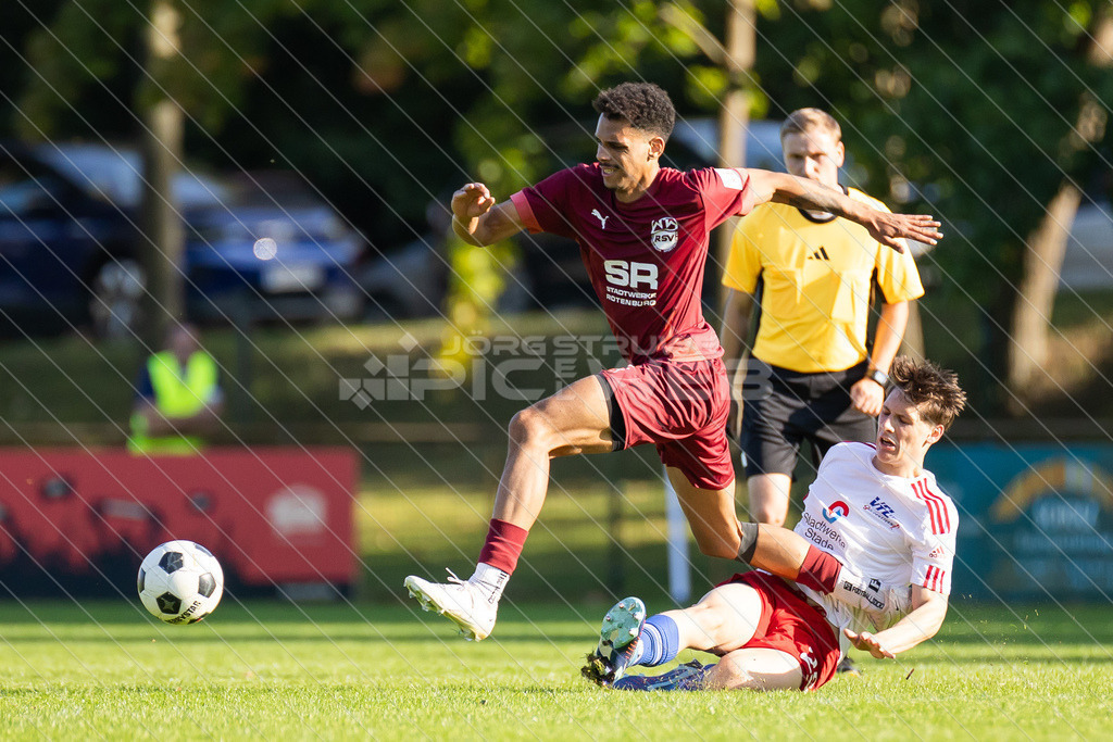 20250928_Picselweb-Fotografie_1R3_2407 | Spielszenen aus dem Spiel VfL Güldenstern Stade - Rotenburger SV. Ergebnis 0:3 - Realisiert mit Pictrs.com