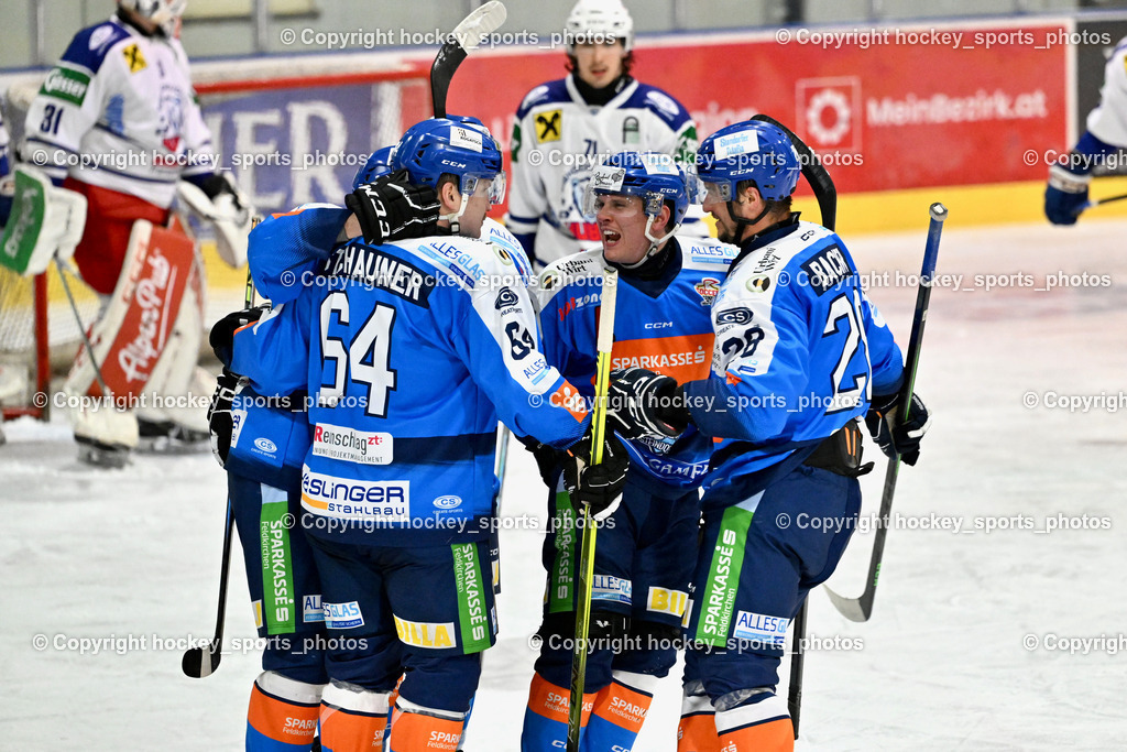 ESC SPARKASSE STEINDORF vs. UECR Huben  | Jubel ESC Steindorf Mannschaft, #64 Stichauner Fabian ESC Steindorf, #46 Maurer Julian ESC Steindorf, #28 Bacher Stefan ESC Steindorf, ESC SPARKASSE STEINDORF vs. UECR Huben , ESC SPARKASSE STEINDORF vs. UECR Huben  am 06.02.2026 in Steindorf (Ossiachersee Halle), Austria, (Photo by Bernd Stefan)