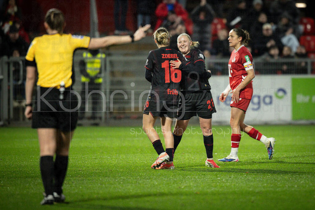 Frauen Fußball-Bundesliga; Bayer 04 Leverkusen - 1. FC Köln, 13.02.2026 | Torjubel: Vanessa Fudalla (Bayer 04 Leverkusen, 21) trifft zum 1:0; Bayer 04 Leverkusen - 1. FC Köln an Spieltag 18 der Google Pixel Frauen-Bundesliga am 13.02.2026 im Ulrich-Haberland-Stadion in Leverkusen (Nordrhein-Westfalen). DFL REGULATIONS PROHIBIT ANY USE OF PHOTOGRAPHS AS IMAGE SEQUENCES AND/OR QUASI-VIDEO.
