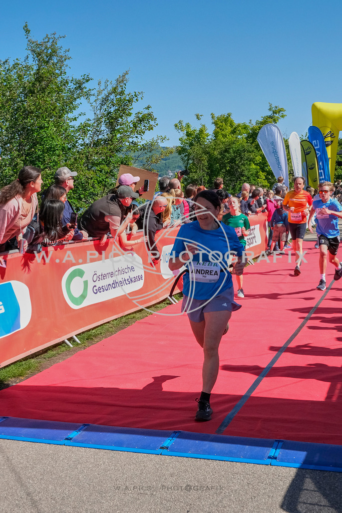 ..... | LINZ,AUSTRIA,27.April 24, Int. 3 Brückenlauf Linz  , Image shows: Photo: WAPICS / Michael ring