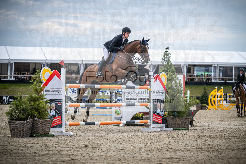DOS_5675 | Entdecke hochwertige Reitturnierfotos von Foto Oger. Professionell, emotional und authentisch – jetzt Lieblingsmomente im Shop bestellen.Deutschlandweite Turnierfotografie. - Realisiert mit Pictrs.com
