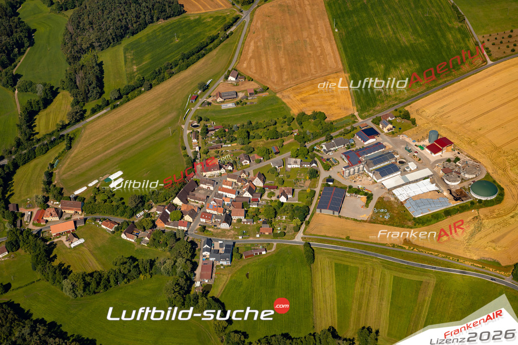 Das Luftbild zeigt : Neuschauerberg Emskirchen - Die Luftaufnahme wurde 2024 vom UL-Flugzeug aus erstellt ( keine Drohne ) - Hochauflösende Luftaufnahme - Für grossformatige Ausdrucke geeignet. Die Geschenkidee !Mit Lizenz und Bildrechte bestellbar