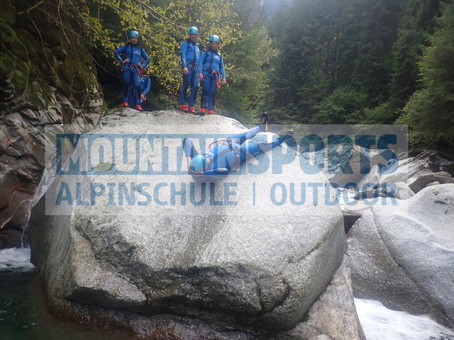 P1030102 | Bestelle die Bilder deines Berg- oder Wasser-Abenteuers mit Mountain Sports bequem von zu Hause aus direkt über unseren Online Fotoshop von pictrs.com. - Realisiert mit Pictrs.com