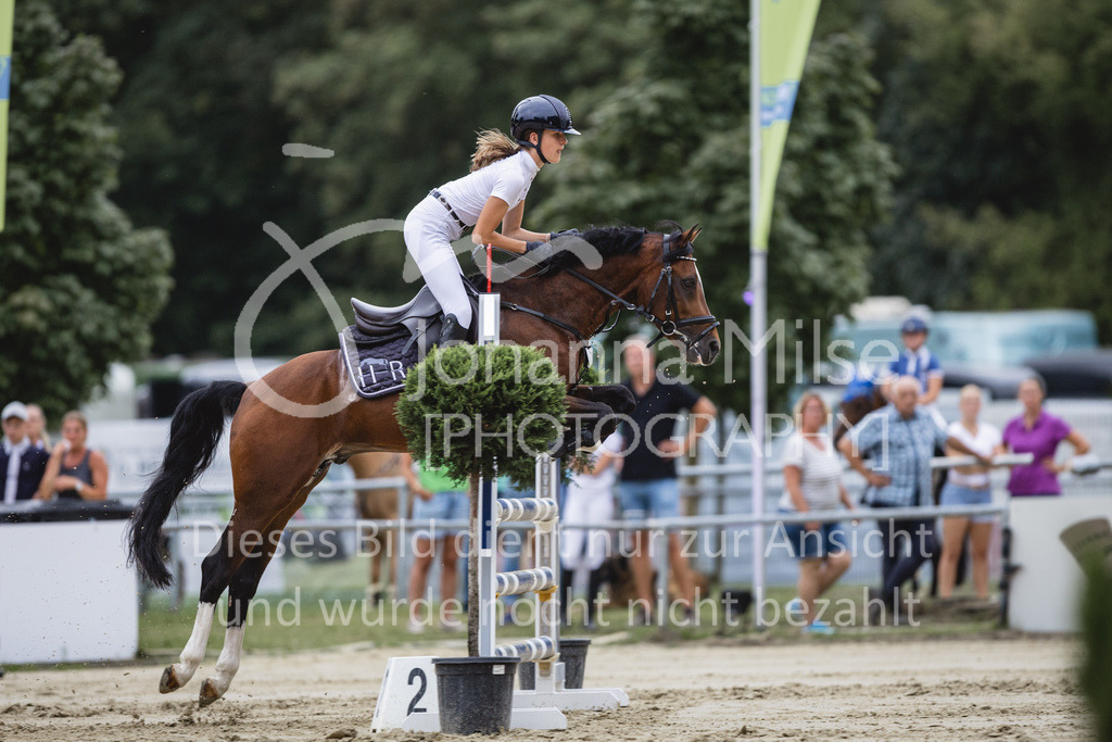 230824_Delbrueck_PonyTrophy-271 | Deine schönsten Turniermomente als professionelle Fotos! Entdecke hochwertige Pferdesport-Fotografie im Online-Shop. Jetzt Fotos finden & bestellen!