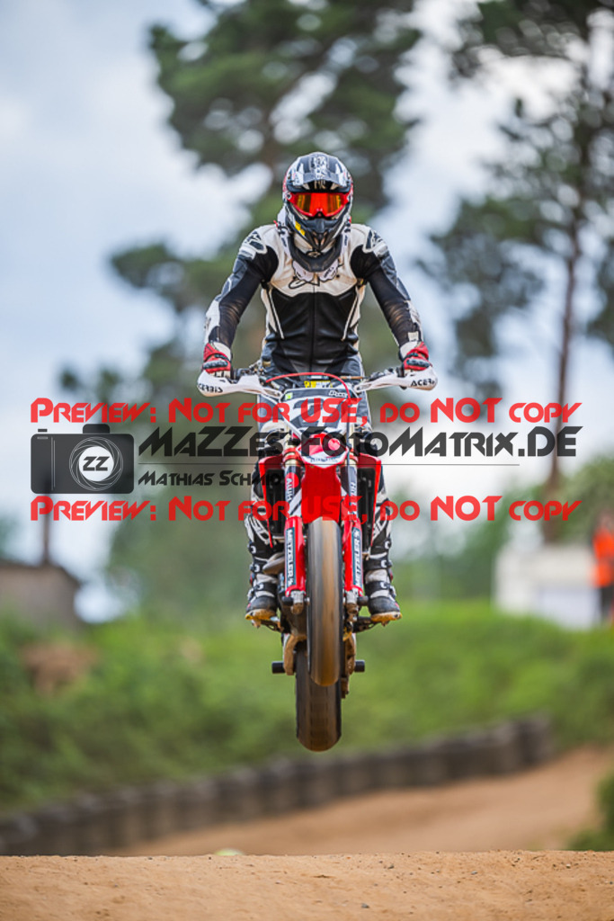 MaZZes_FotoMatrix_220528_6107 | Fotograf Mathias Schmid
Sportfotograf,
Eventfotograf,
Hochzeitsfotograf,
Portraitfotograf