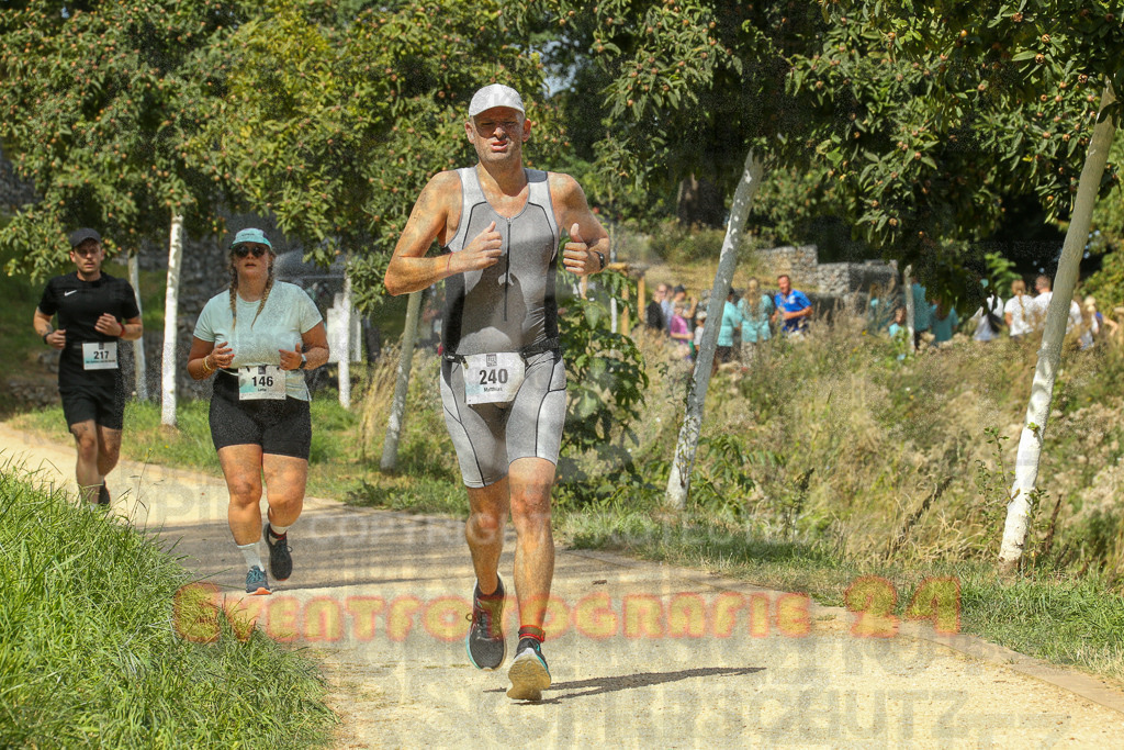 250824_1303_EX1_1267 | Sportfotografie im Rhein-Sieg Kreis, Köln, Bonn, NRW, Rheinland Pfalz, Hessen, etc. Unser Tätigkeitsfeld umfasst den Laufsport vom Volkslauf über den Marathon, Duathlon, Triathon bis zum Ultralauf wie Kölnpfad Ultra oder Schindertrail.