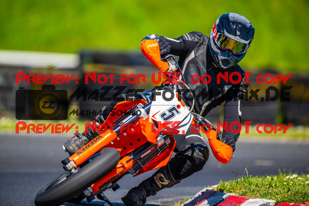 MaZZes_Fotomatrix_20250429_6007705_9005 | Fotograf Mathias Schmid
Sportfotograf,
Eventfotograf,
Hochzeitsfotograf,
Portraitfotograf