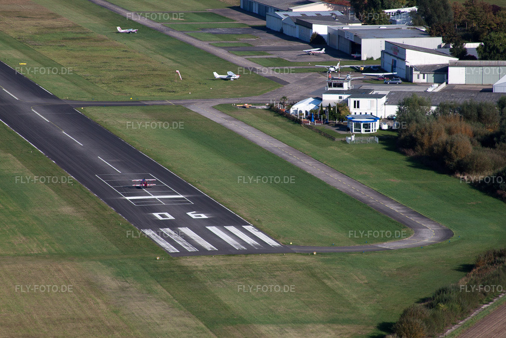 Luftbild: Worms, Flugplatz in Worms im Bundesland Rheinland-Pfalz in Deutschland. Foto: IMG_21937.jpg vom 09.10.2009 durch Werner Riehm/FLY-FOTO.de