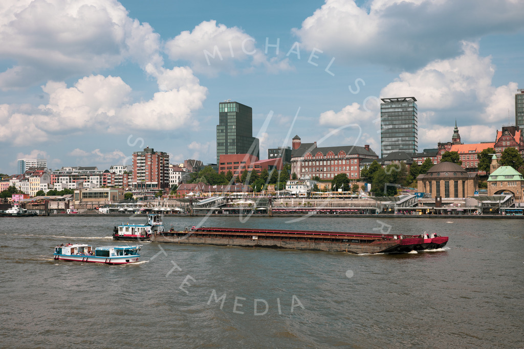 2021-07-13 Hamburg - 054 | Die Elbe - Hamburg - Realisiert mit Pictrs.com