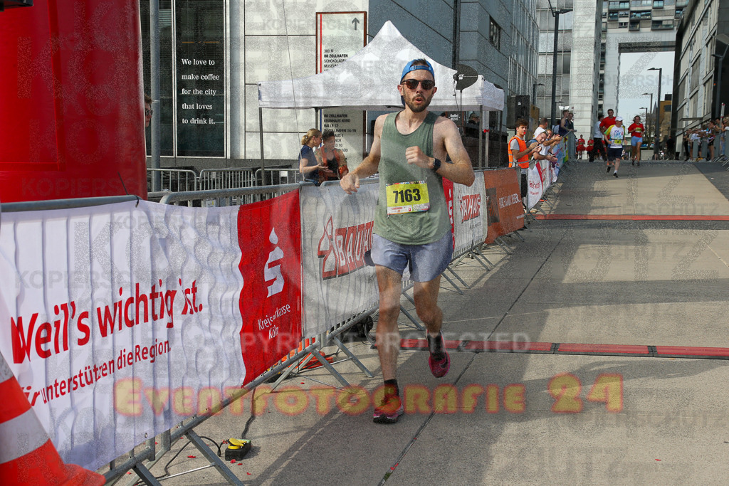 250920_1504_EX1_8369 | Sportfotografie im Rhein-Sieg Kreis, Köln, Bonn, NRW, Rheinland Pfalz, Hessen, etc. Unser Tätigkeitsfeld umfasst den Laufsport vom Volkslauf über den Marathon, Duathlon, Triathon bis zum Ultralauf wie Kölnpfad Ultra oder Schindertrail.
