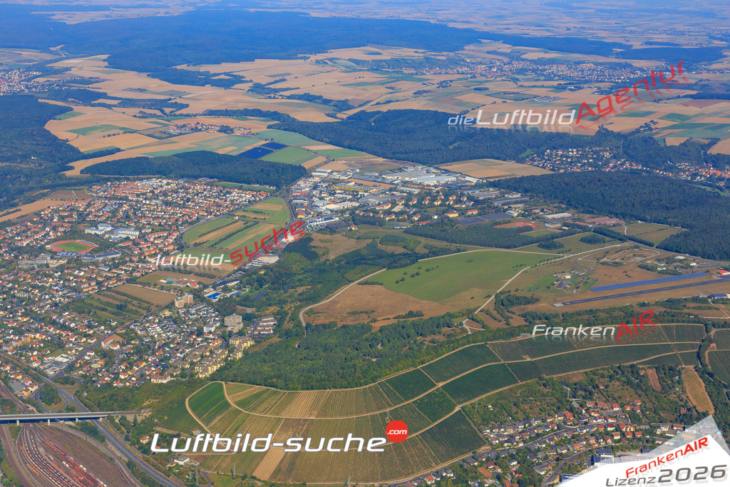 Die Luftaufnahme der Stadt Veitshoechheim wurde vom UL-Flugzeug heraus erstellt ( keine Drohne )- hohe Auflösung für beste Qualität