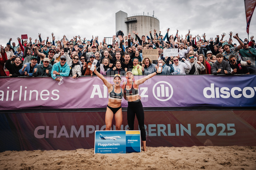 Beachvolleyball | Frauen | Allianz German Beach Tour 2025 | Tourstop Berlin | 24.08.2025 | v.l. Melanie Paul und Lea Kunst gewinnen das Turnier in Berlin