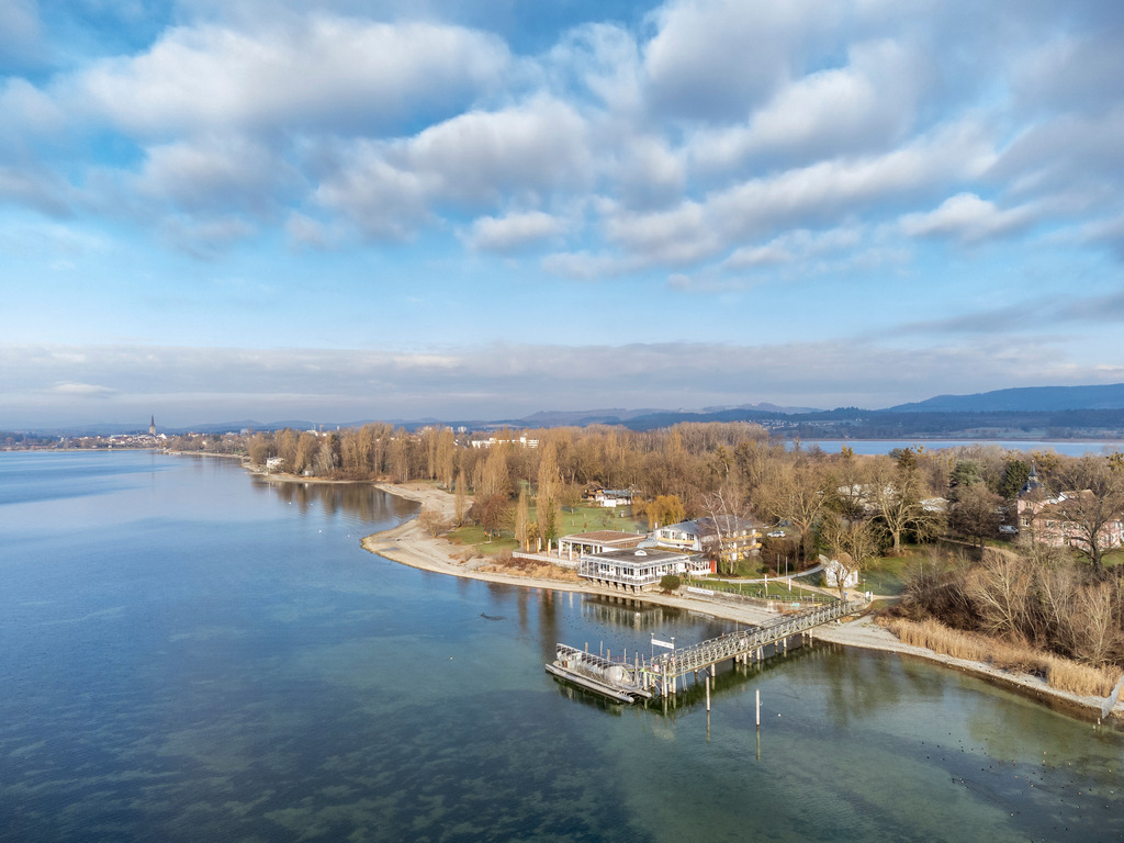 Radolfzellbilder_0337 | Der Schiffsanleger mit dem Strandcafe - Realisiert mit Pictrs.com