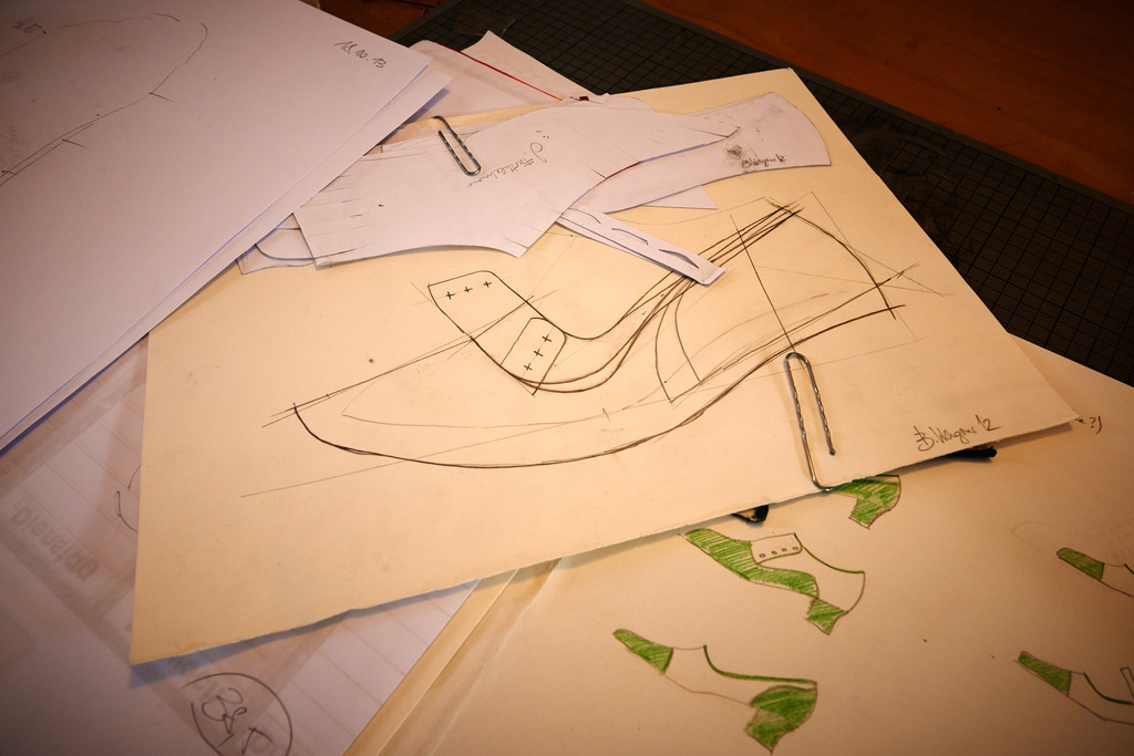 Entwurf eines Damenschuhes | Kernhof, Austria - February 01, 2014: Schuhmanufaktur Pfaffenlehner; Entwurf eines Damenschuhes. - Realisiert mit Pictrs.com