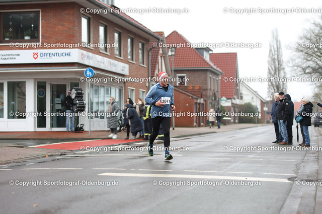 WMLA3193 | Bildershop "Sportfotograf-Oldenburg" mit Fotos von Sportevents in Oldenburg und Umzu. - Realisiert mit Pictrs.com