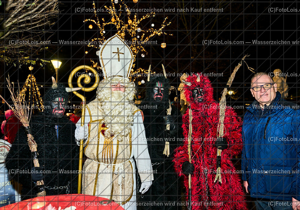 ALP7685_Wieselburger Advent_Nikolaus | (C)FotoLois.com, Alois Spandl, Wieselburger Advent im Schlosspark, Besuch durch den Hl. Nikolaus und seinen Krampussen, Sa 3. Dezember 2022.